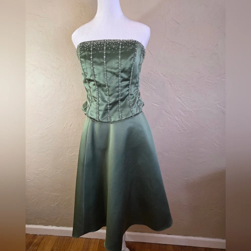Alfred Angelo Strapless Beaded Formal Dress Set Zip Back Top & Skirt Size 6